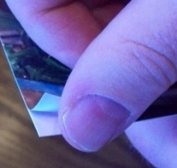Easy to peel off the facestock by rubbing your thumb on the edge of a corner  from back to front.